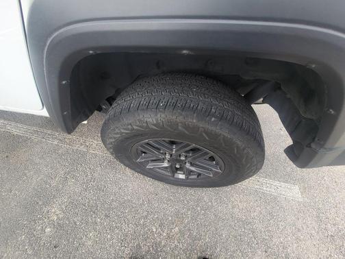 Bright White Clearcoat 2025 Jeep Wrangler Sport S