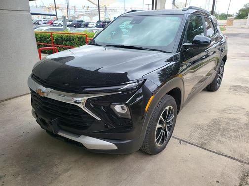 Black Metallic 2025 Chevrolet Trailblazer LT