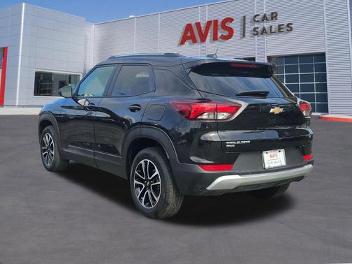 Black Metallic 2025 Chevrolet Trailblazer LT