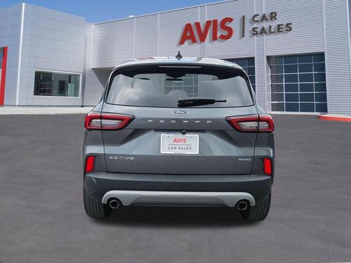 Space Silver Metallic 2025 Ford Escape Active