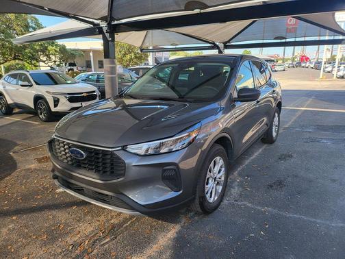 Space Silver Metallic 2025 Ford Escape Active