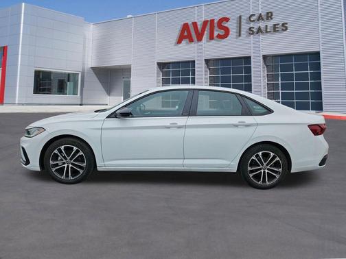 Pure White 2025 Volkswagen Jetta 1.5T Sport
