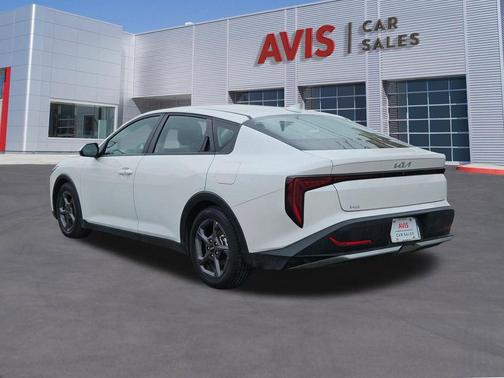 Snow White Pearl 2025 Kia K4 LXS