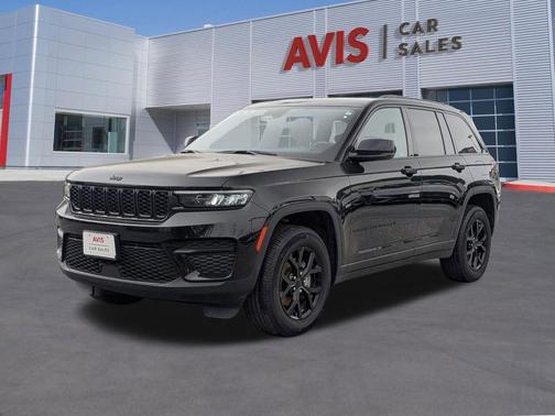 Diamond Black Crystal Pearlcoat 2025 Jeep Grand Cherokee Altitude