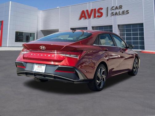 2025 Hyundai ELANTRA SEL