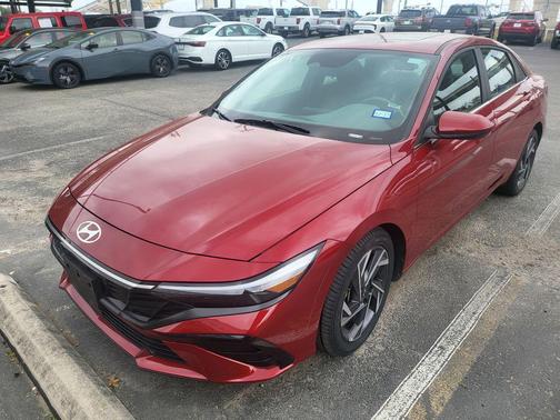 2025 Hyundai ELANTRA SEL