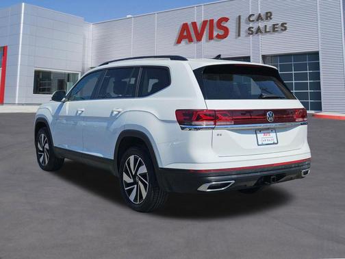 Pure White 2025 Volkswagen Atlas 2.0T SE w/Technology