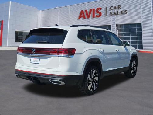 Pure White 2025 Volkswagen Atlas 2.0T SE w/Technology