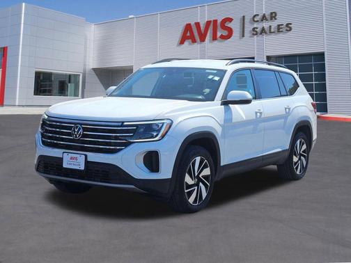 Pure White 2025 Volkswagen Atlas 2.0T SE w/Technology