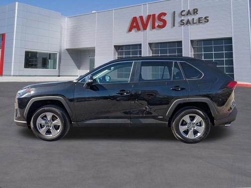 2025 Toyota RAV4 Hybrid XLE