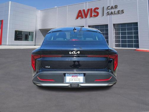 Aurora Black Pearl 2025 Kia K4 LXS