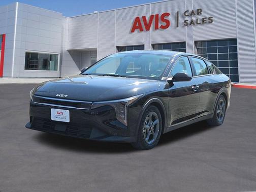 Aurora Black Pearl 2025 Kia K4 LXS