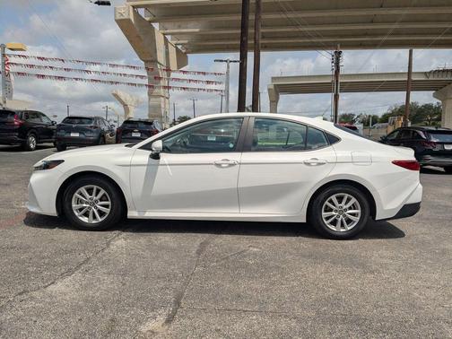 Ice Cap 2025 Toyota Camry LE