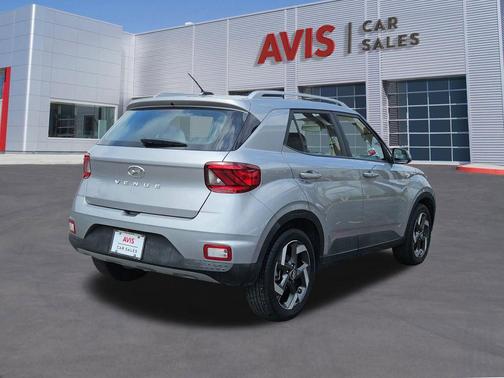 Shimmering Silver 2025 Hyundai VENUE SEL