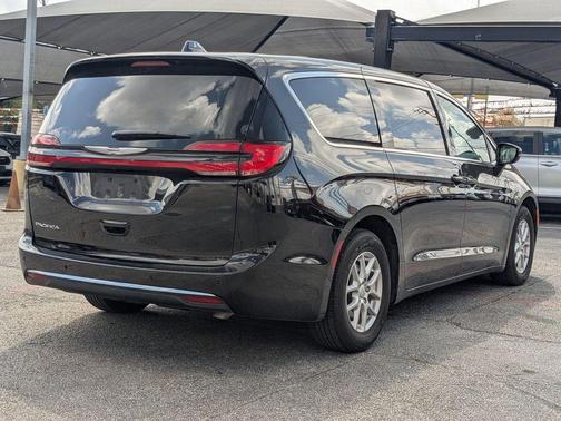 2025 Chrysler Pacifica L