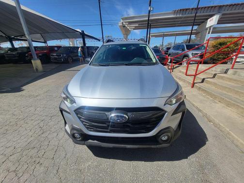 Ice Silver Metallic 2025 Subaru Outback Onyx Edition