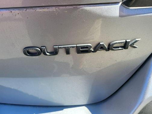 Ice Silver Metallic 2025 Subaru Outback Onyx Edition