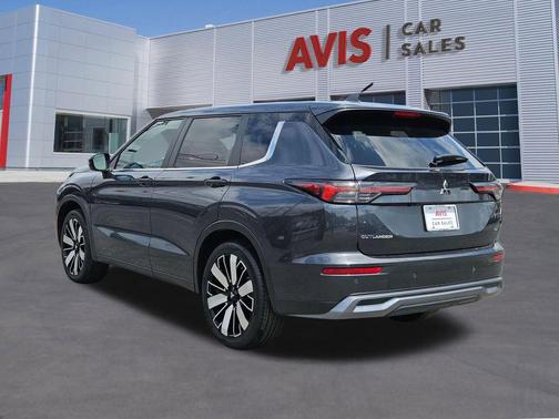 Black Diamond 2025 Mitsubishi Outlander SE S-AWC
