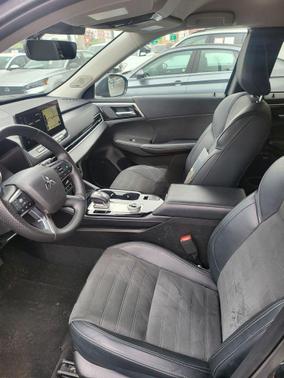 Black Diamond 2025 Mitsubishi Outlander SE 2.5 S-AWC