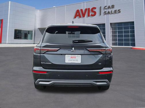 Alloy Silver Metallic 2025 Mitsubishi Outlander SE S-AWC