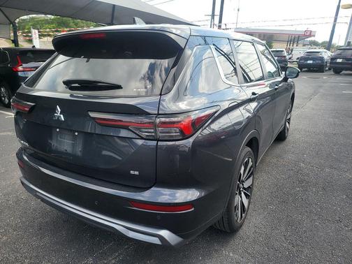 Alloy Silver Metallic 2025 Mitsubishi Outlander SE S-AWC