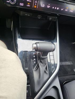 Gray 2025 Kia Niro LX