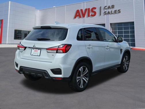 White Diamond 2025 Mitsubishi Outlander Sport SE