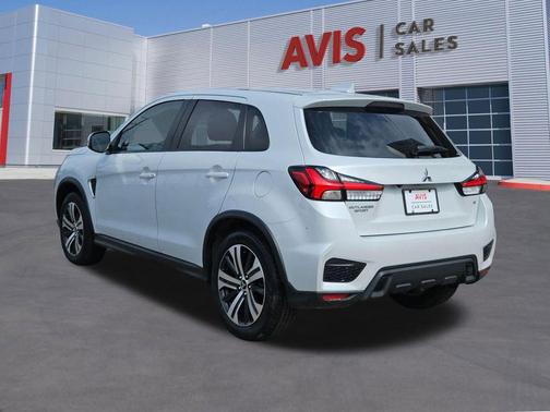 White Diamond 2025 Mitsubishi Outlander Sport SE