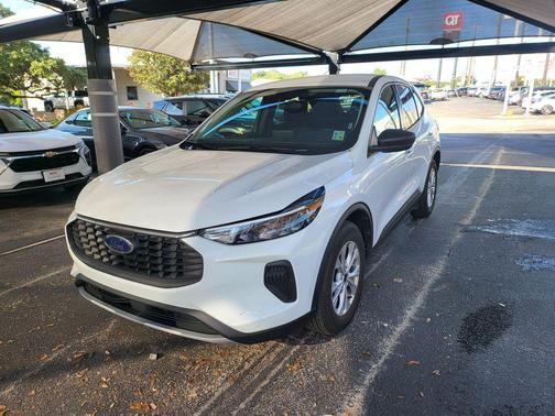 Oxford White 2025 Ford Escape Active