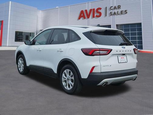 Oxford White 2025 Ford Escape Active
