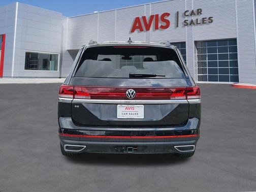 Black Metallic 2025 Volkswagen Atlas 2.0T SE w/Technology