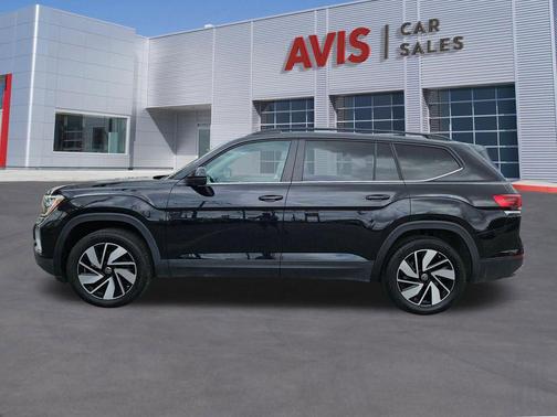 Black Metallic 2025 Volkswagen Atlas 2.0T SE w/Technology