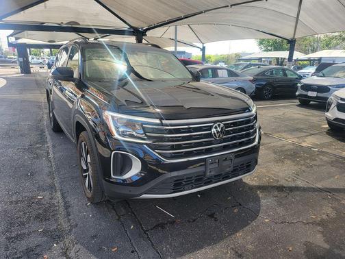 Black Metallic 2025 Volkswagen Atlas 2.0T SE w/Technology