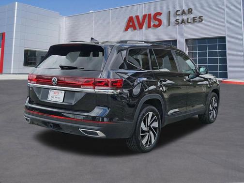 Black Metallic 2025 Volkswagen Atlas 2.0T SE w/Technology