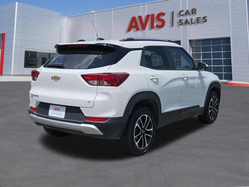Summit White 2025 Chevrolet Trailblazer LT