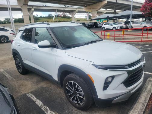 Summit White 2025 Chevrolet Trailblazer LT