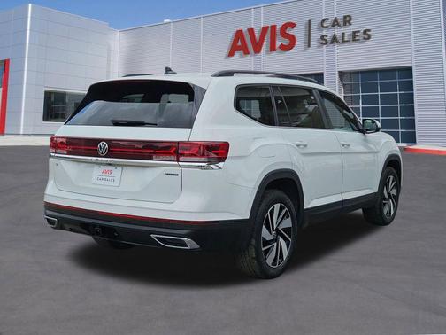 Pure White 2025 Volkswagen Atlas 2.0T SE w/Technology 4MOTION