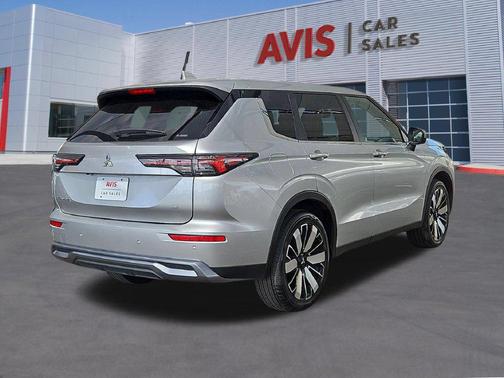 Alloy Silver Metallic 2025 Mitsubishi Outlander SE S-AWC
