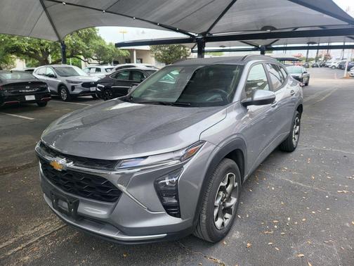 Sterling Gray Metallic 2025 Chevrolet Trax LT