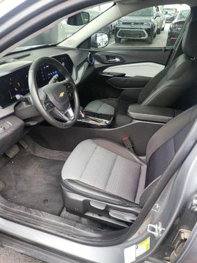 Sterling Gray Metallic 2025 Chevrolet Trax LT