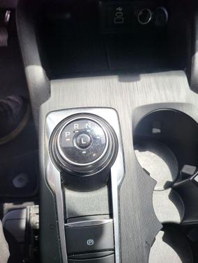 Space Silver Metallic 2025 Ford Escape Active