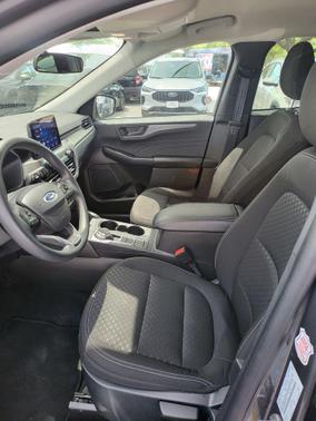 Space Silver Metallic 2025 Ford Escape Active