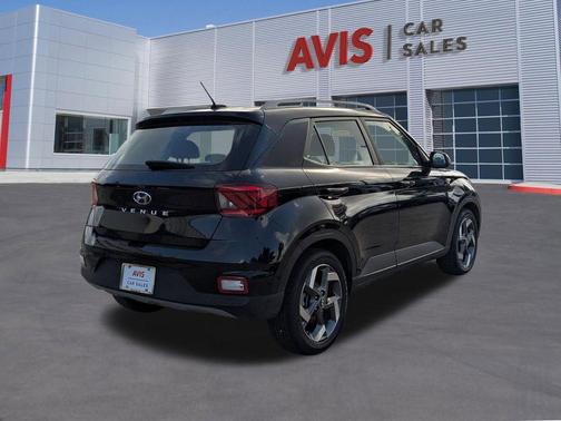 Onyx Black 2025 Hyundai VENUE SEL