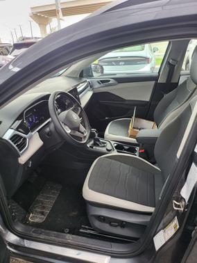Silver 2025 Volkswagen Taos 1.5T SE