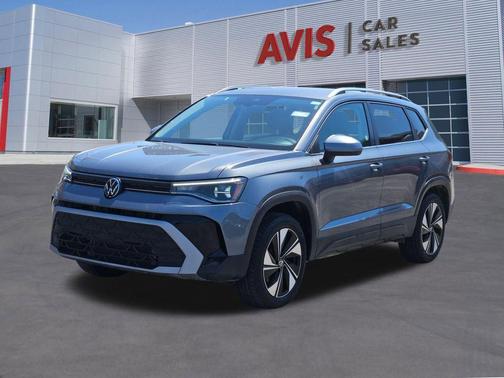 Pyrite Silver Metallic 2025 Volkswagen Taos 1.5T SE