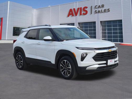 Summit White 2025 Chevrolet Trailblazer LT