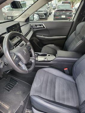 Alloy Silver Metallic 2025 Mitsubishi Outlander SE S-AWC