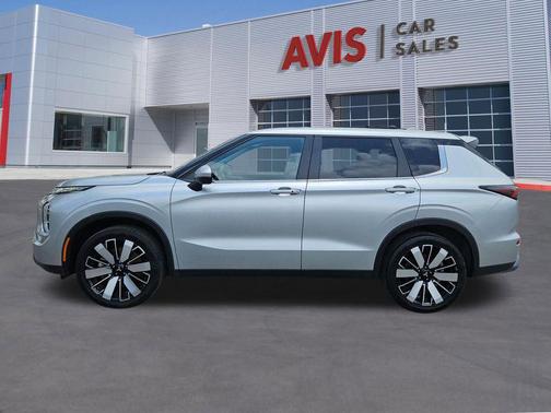Alloy Silver Metallic 2025 Mitsubishi Outlander SE S-AWC