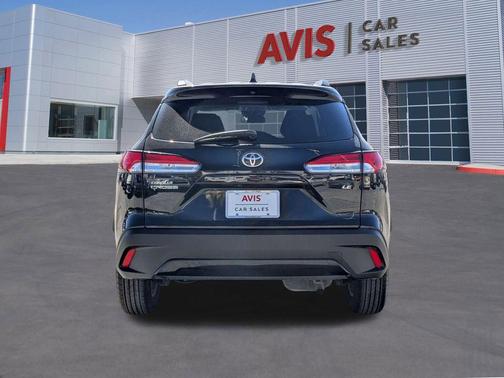 2025 Toyota Corolla Cross LE