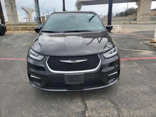 2025 Chrysler Pacifica L